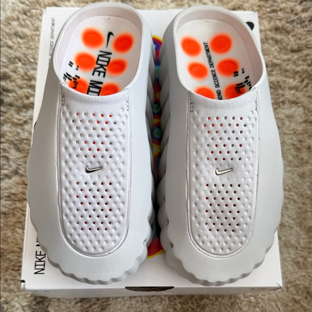 Women’s Nike Mind 001